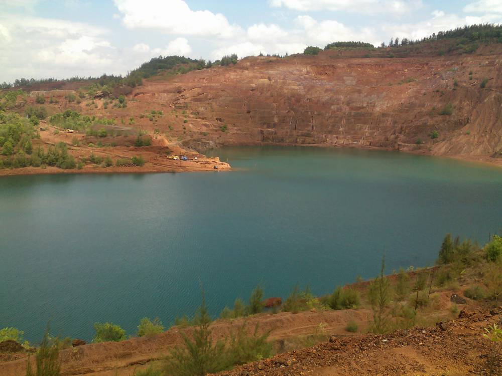 Quarry (camera doesn't capture its iridescent glow)